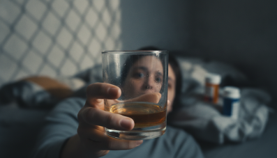Anksiyete ve alkol: geçici rahatlama, kalıcı derinleşme
