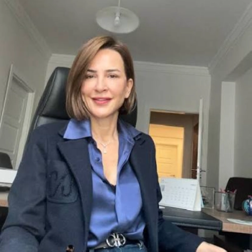 Doç. Dr. Deniz ESİNLER