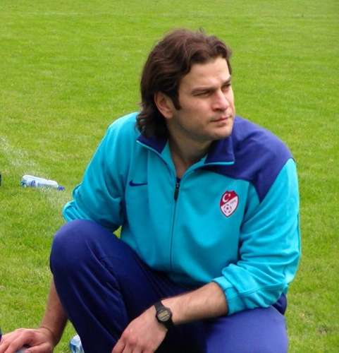 Gökhan Özhan