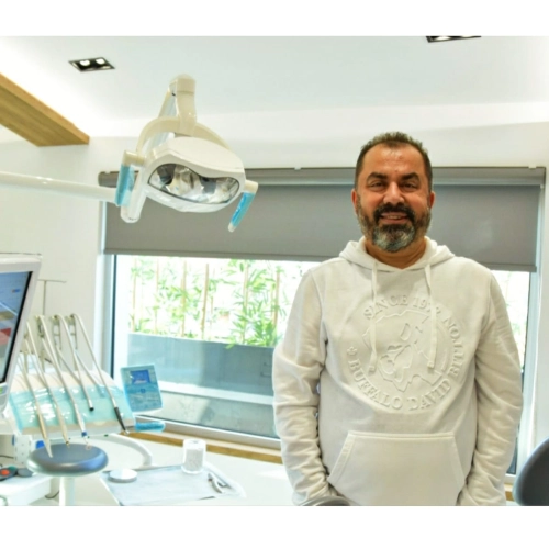 Dr. Dt. Fethi Bayar