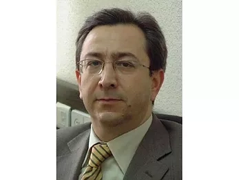 Fikret İleri