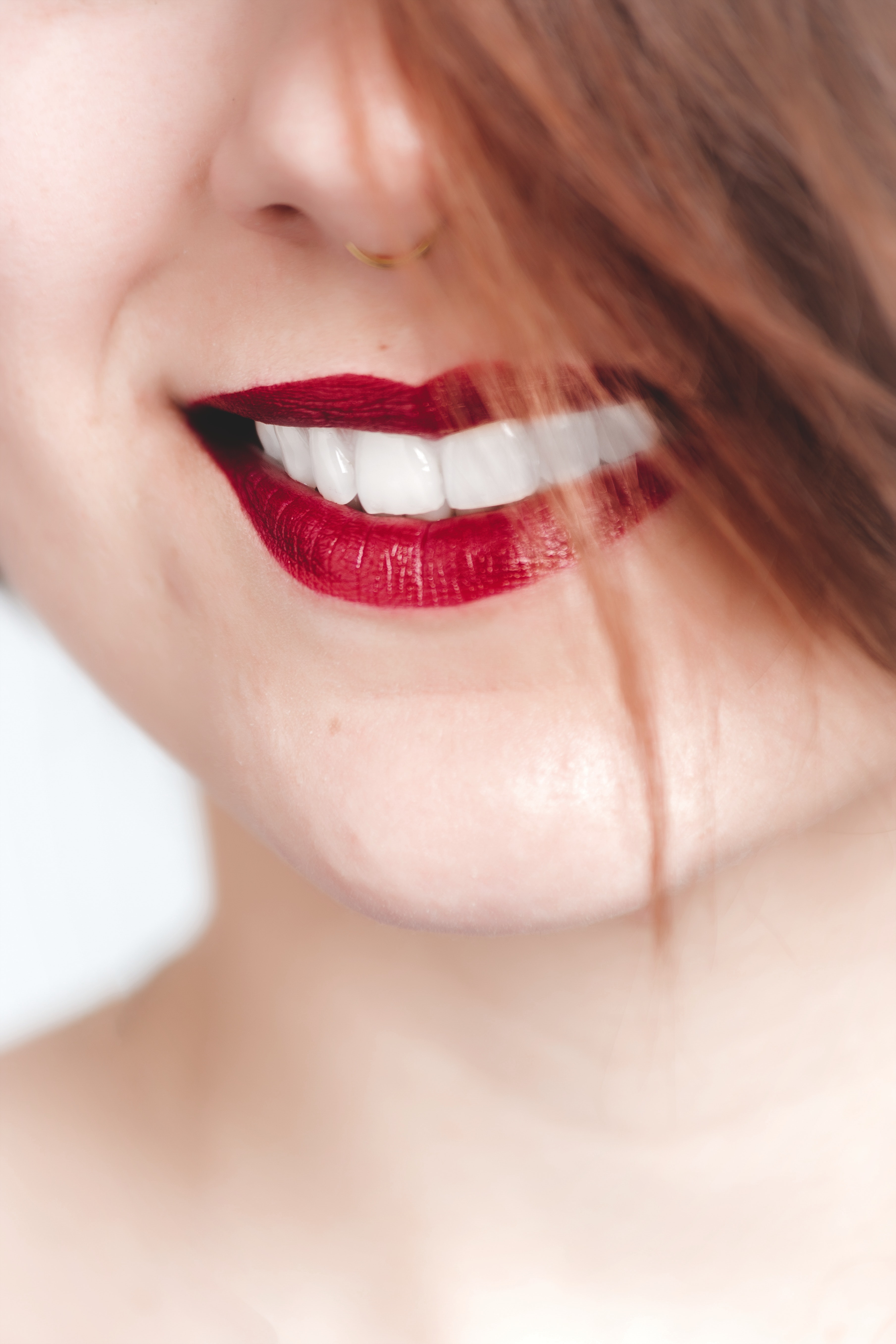 Gülümsemenizi Ertelemeyin!! Dental implantlar ile sağlıklı mutlu gülüşler mümkün!!! makalesi