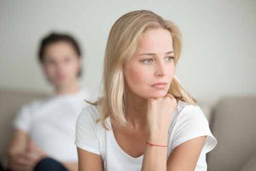 Hiç Kimseye Güvenmiyor musunuz?: Pistanthrophobia makalesi