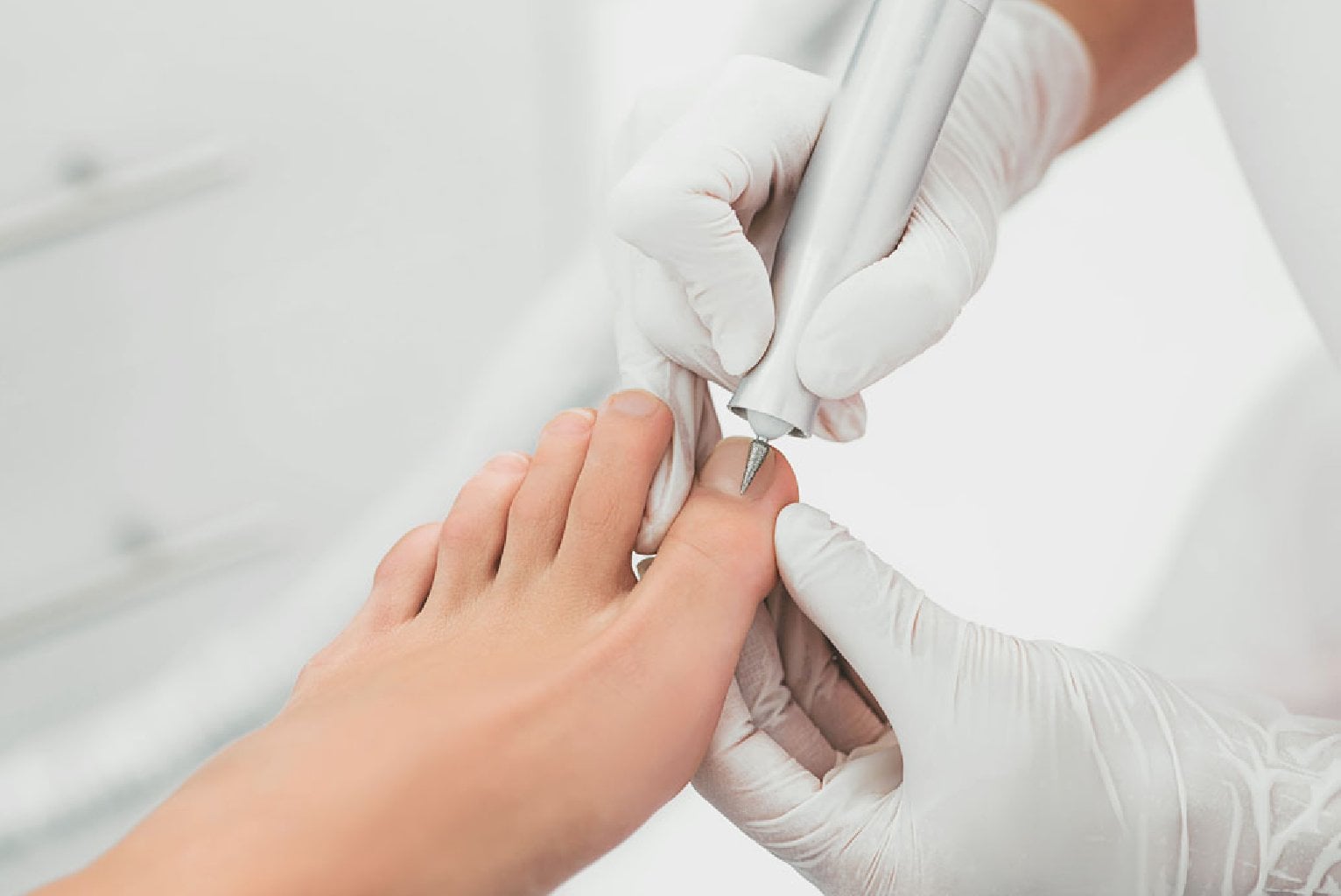 Ayak Bakımı Nasıl Yapılır? 👣✨ Sağlıklı ve Bakımlı Ayaklar İçin Önemli Öneriler
