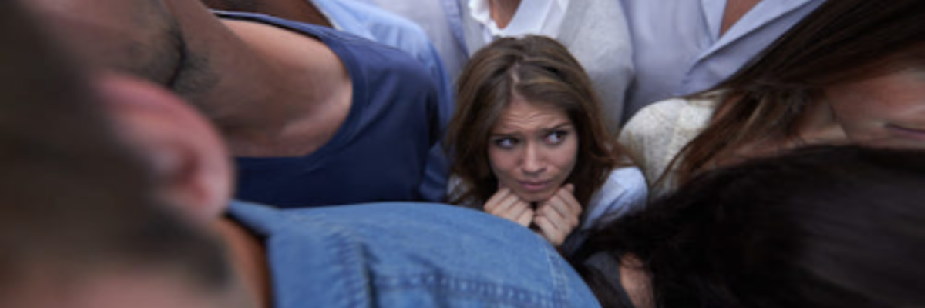 Agorafobi: Belirtileri, Nedenleri ve Tedavi Yöntemleri