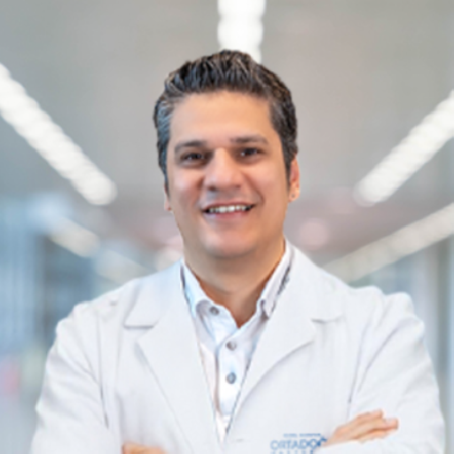 Doç. Dr. Emre Destegül