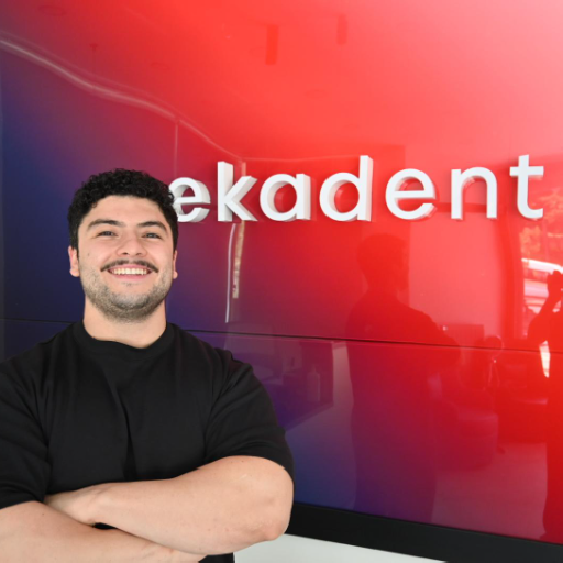 Dt. Candost Şekerler
