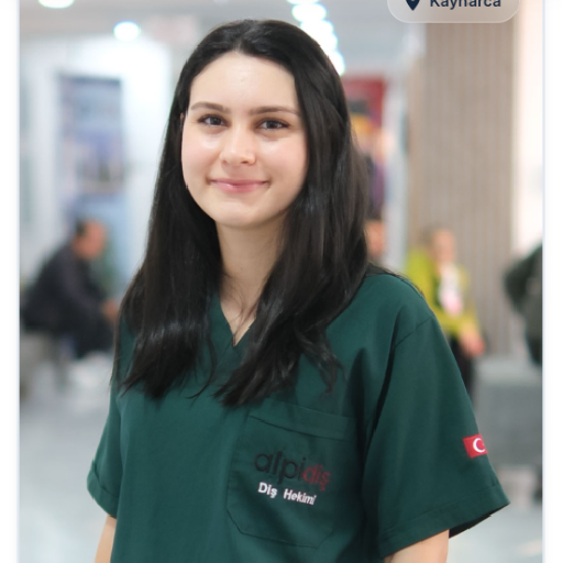 Dt. Lara Karadağ