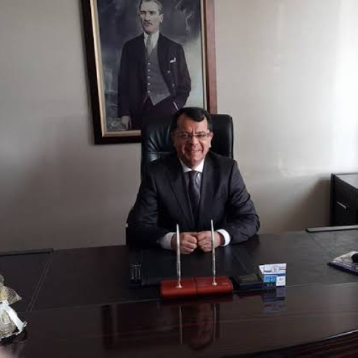 Dr. Cahit Davras