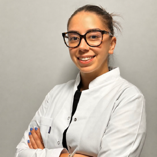 Dt. Elif Akdeniz