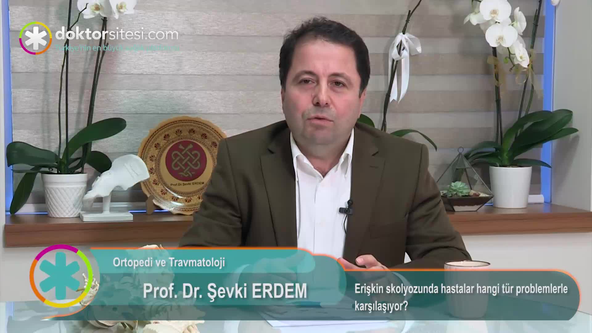 Erişkin skolyozunda hastalar hangi tür problemlerle karşılaşıyor?