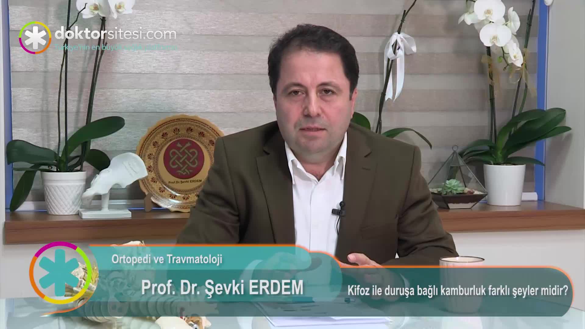 Kifoz ile duruşa bağlı kamburluk farklı şeyler midir?