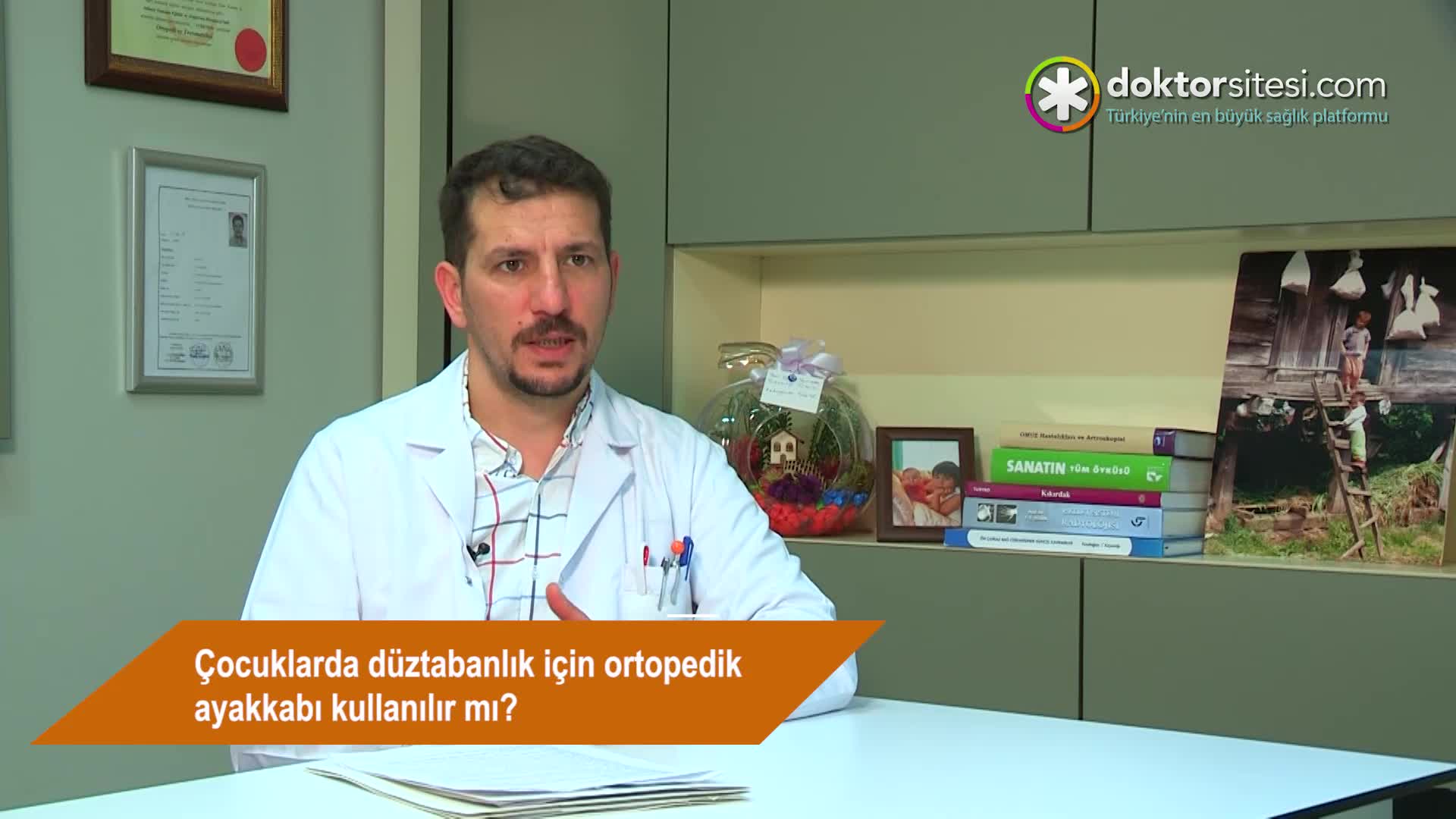 Çocuklarda düztabanlık için ortopedik ayakkabı kullanılır mı?