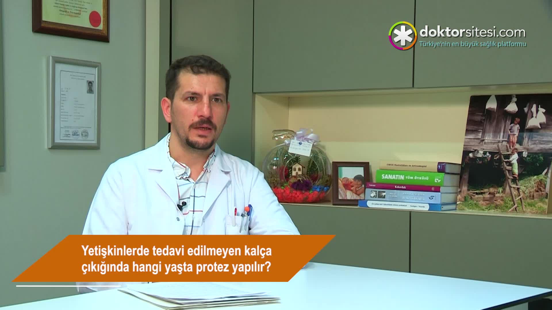 Yetişkinlerde tedavi edilmeyen kalça çıkığında hangi yaşta protez yapılır?