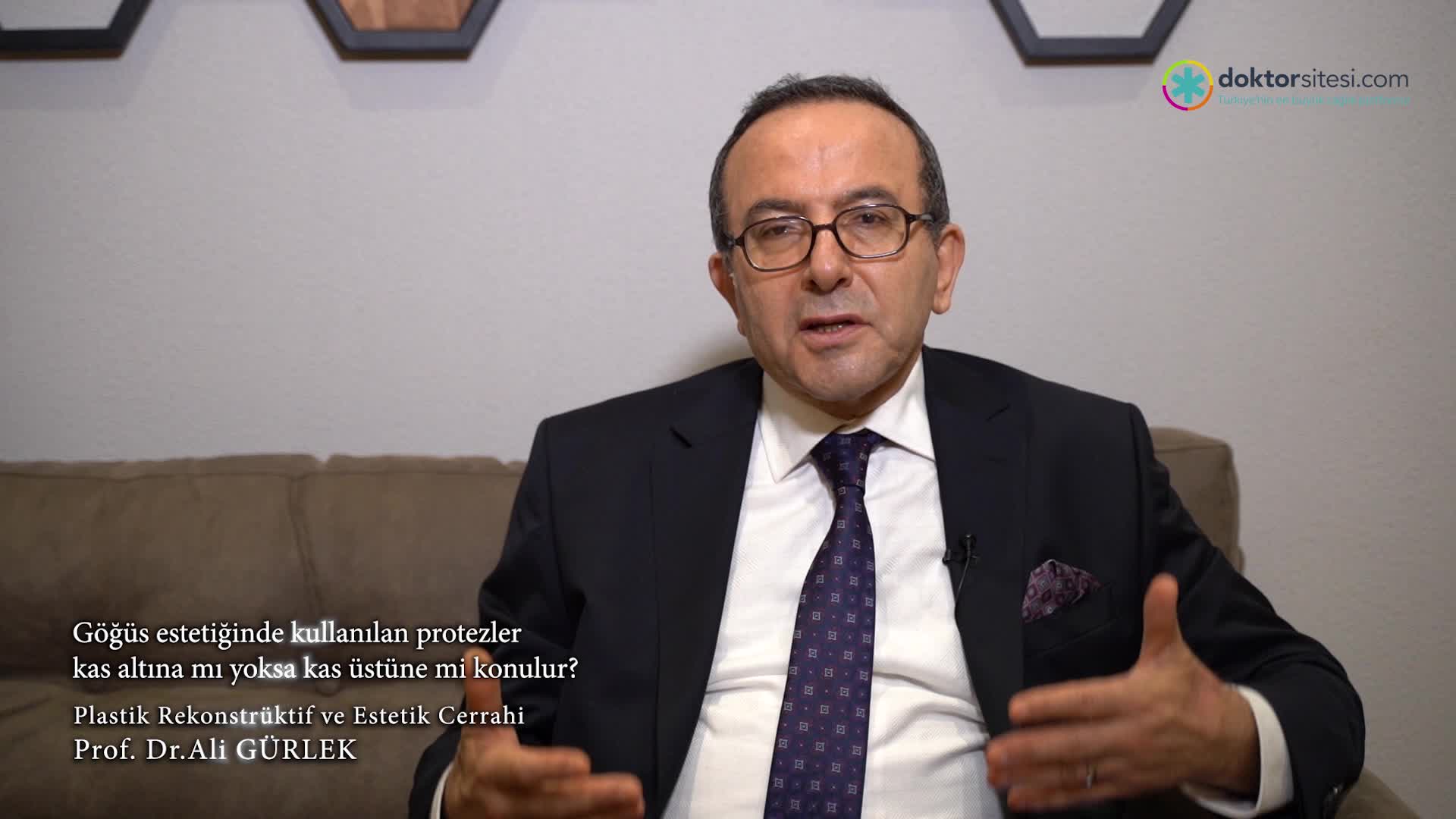 Göğüs estetiğinde kullanılan protezler kas altına mı yoksa kas üstüne mi konulur?