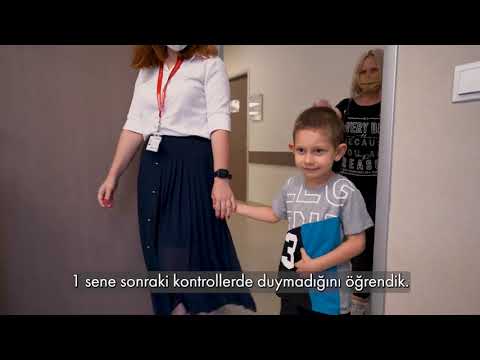 Koklear implant biyonik kulak ameliyatı olan hastalar anlatıyor. Prof. Dr. Özcan Öztürk